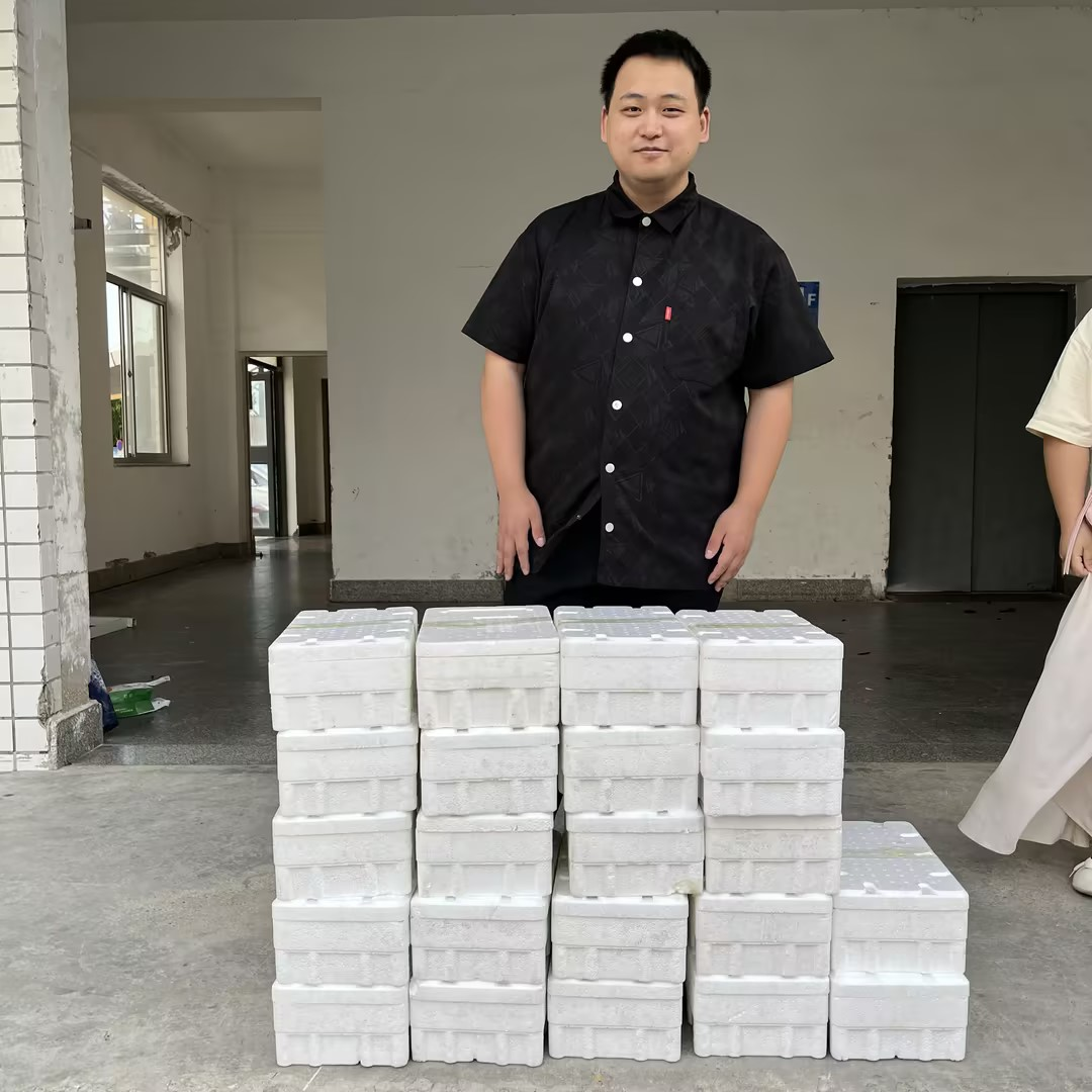山海有涯圣果无花威海权铭星无花果礼盒领取现场